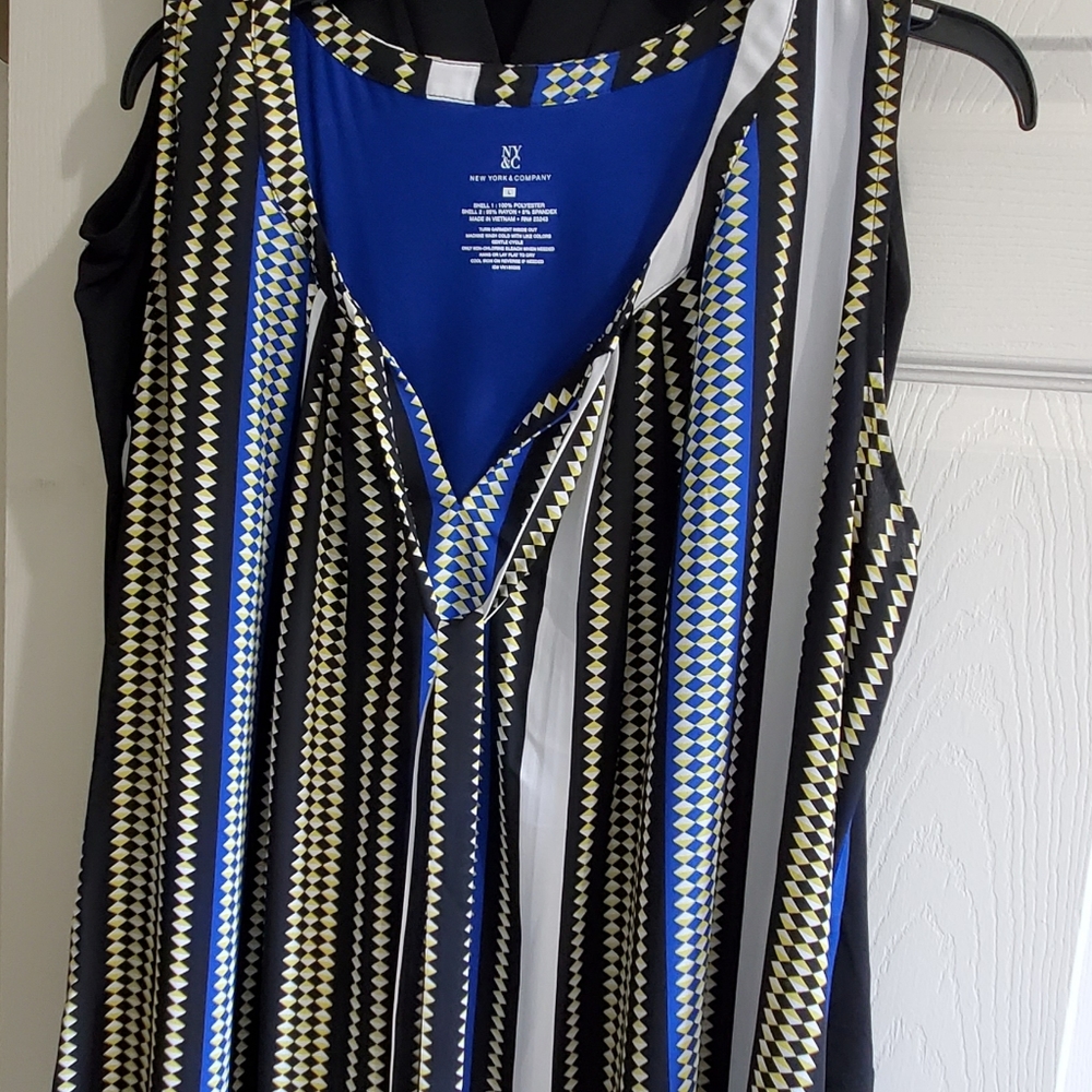 Set of sleeveless tops